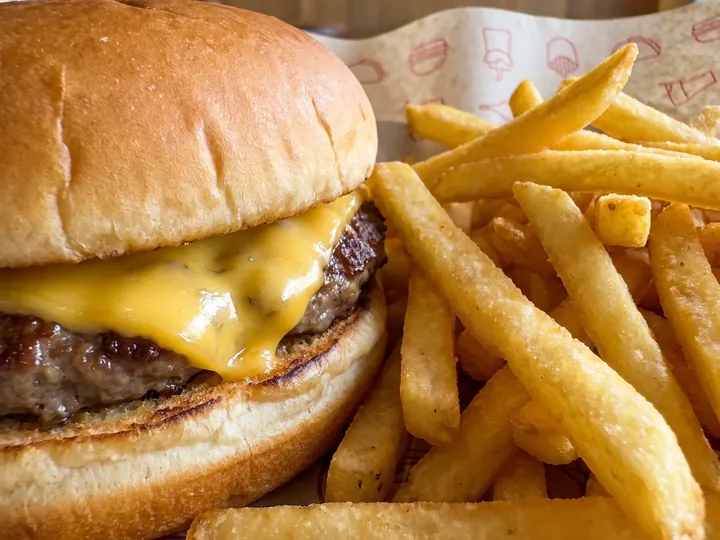 Cheese Burger — Skybox Taphouse Waikiki